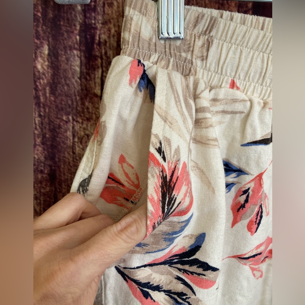 Briggs | Ladies Floral Linen Blend Wide Leg Pants - Picture 4 of 7